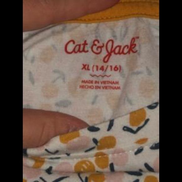 This long sleeve shirt with fruit on it - Picture 2 of 2